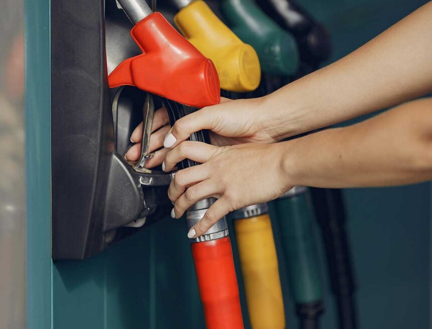 Oil prices down 3% with recession fears in focus