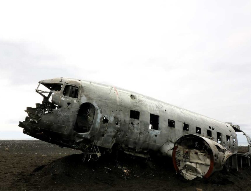 Massive hurricane hits the ground of Florida causing high casualties