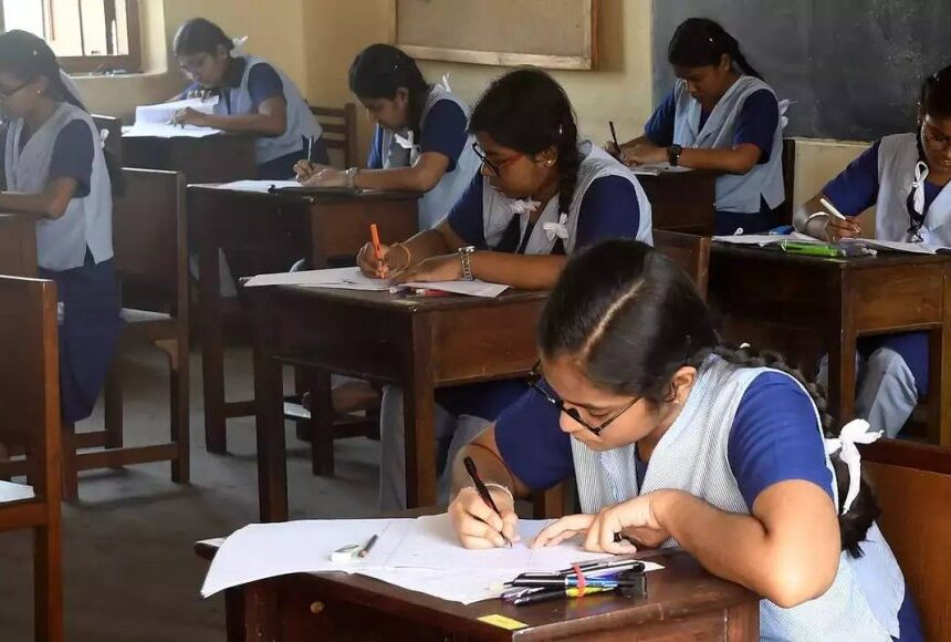 10,11,12ம் வகுப்பு பொதுத்தேர்வுக்கான அட்டவணையை வெளியீடு. 10,11,12ம் வகுப்பு பொதுத்தேர்வுக்கான அட்டவணையை வெளியீடு.. விவரம் இதோ!