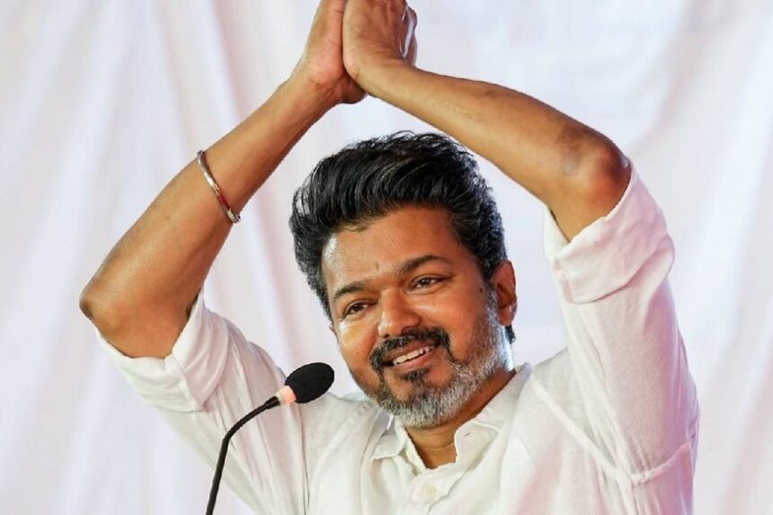 ”இதயங்கள் இடையேயான அன்பின் முன், இன்னல்கள் பெரிதில்லை” – தொண்டர்களுக்கு விஜய் எழுதிய கடிதம்