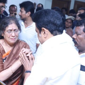 ஈவிகேஎஸ் இளங்கோவன் மறைவு- முதலமைச்சர் நேரில் அஞ்சலி