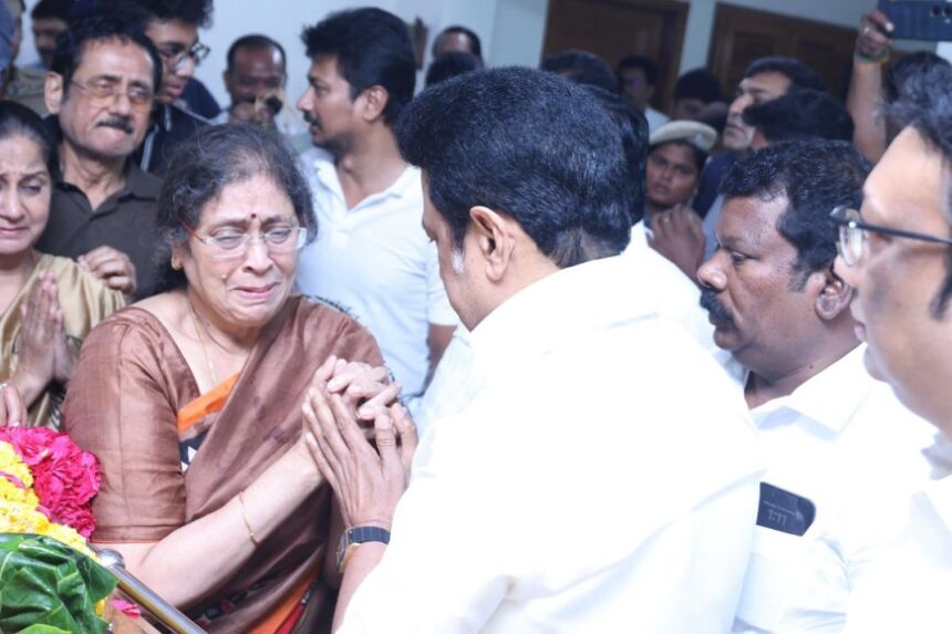 ஈவிகேஎஸ் இளங்கோவன் மறைவு- முதலமைச்சர் நேரில் அஞ்சலி ஈவிகேஎஸ் இளங்கோவன் மறைவு- முதலமைச்சர் நேரில் அஞ்சலி