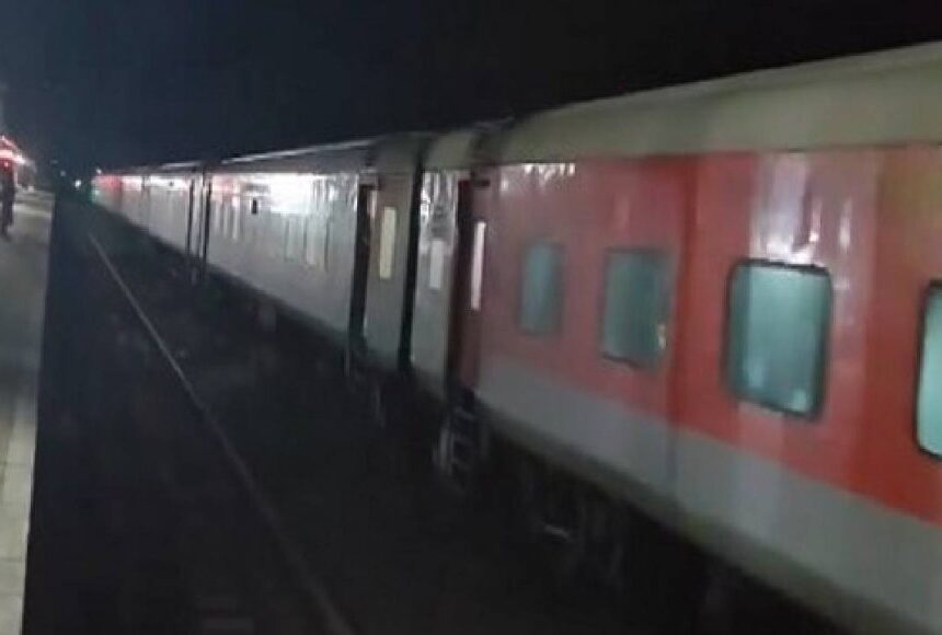 கவரைப்பேட்டையில் ரயில் விபத்து: 36மணி நேரத்திற்கு பிறகு என்ன நடந்தது தெரியுமா?