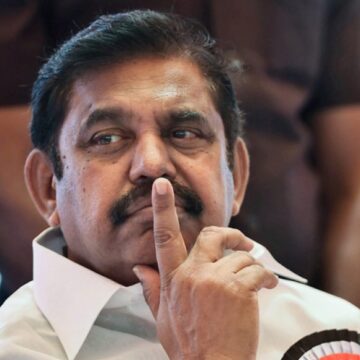 கார் பந்தயம் நடத்திய திமுக அரசால் ஆசிரியர்களுக்கு சம்பளம் கொடுக்க முடியாதா? – எடப்பாடி கண்டனம்