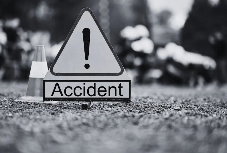 கார் மோதி பெண் காவலர் காலில் எலும்பு முறிவு கார் மோதி பெண் காவலர் காலில் எலும்பு முறிவு