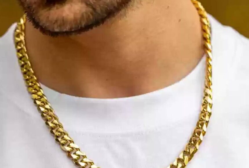 கிடுகிடுவென உயரும் தங்கம் விலை. கிடுகிடுவென உயரும் தங்கம் விலை.. எட்டிபிடிக்க முடியாமல் தவிக்கும் நடுத்தர மக்கள்!