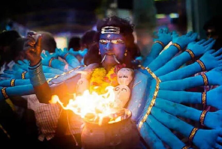 குலசேகரன்பட்டினம் முத்தாராம்மன் கோயில் தசரா திருவிழா.. சிறப்பாக நடந்த மகிசாசூரசம்ஹாரம்