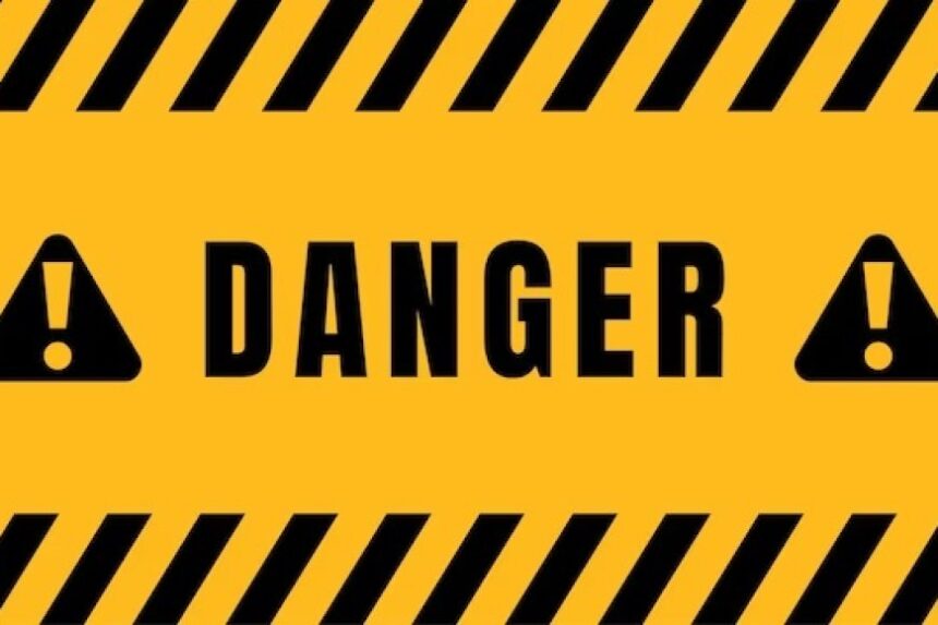 கூகிள் மேப் பார்த்துப் போய் சதுப்பு நில சேற்றில் சிக்கிய டெலிவரி ஊழியர் 