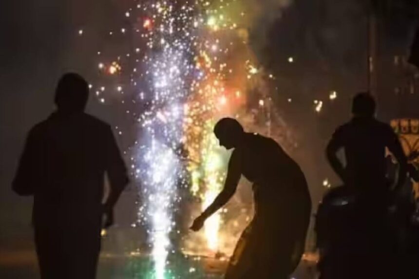 சரவெடி அறிவிப்பு...தீபாவளிக்கு லீவு மேல் லீவு கொடுக்கும் அரசு... சரவெடி அறிவிப்பு…தீபாவளிக்கு லீவு மேல் லீவு கொடுக்கும் அரசு…