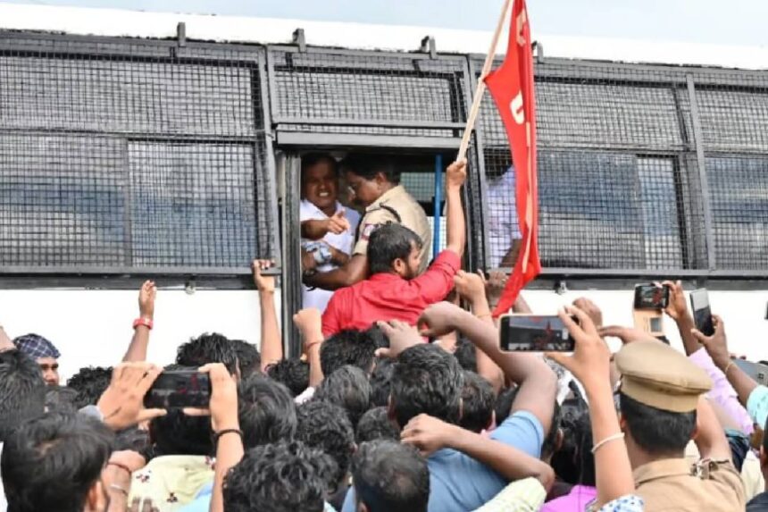 சாம்சங் தொழிலாளர்கள் 625 பேர் மீது பாய்ந்த வழக்கு.. காஞ்சியில் தொடரும் பரபரப்பு