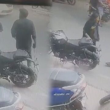 சென்னையில் பட்டப்பகலில் இளம்பெண்ணை வெட்ட முயற்சி- சிசிடிவி காட்சி வெளியாகி அதிர்ச்சி சென்னையில் பட்டப்பகலில் இளம்பெண்ணை வெட்ட முயற்சி- சிசிடிவி காட்சி வெளியாகி அதிர்ச்சி