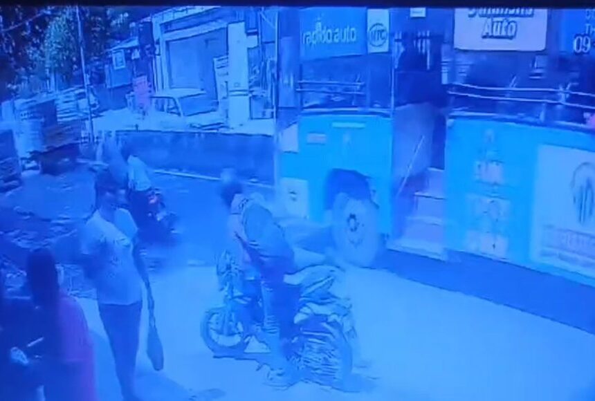 சென்னையில் பள்ளத்தால் பறிப்போன உயிர்- சிசிடிவி வெளியாகி அதிர்ச்சி சென்னையில் பள்ளத்தால் பறிப்போன உயிர்- சிசிடிவி வெளியாகி அதிர்ச்சி