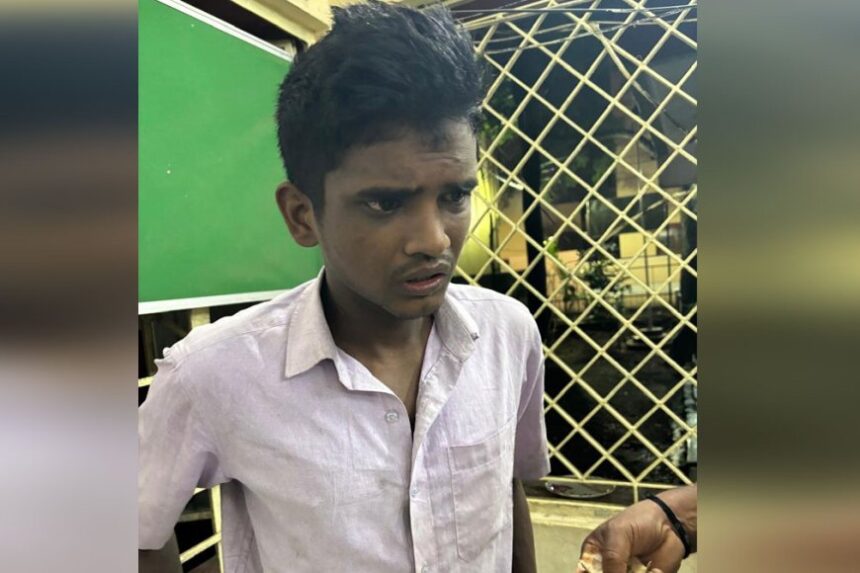 சென்னையில் பார் மீது பெட்ரோல் குண்டு வீச்சு-வாசலில் படுத்து தூங்கியவரை தட்டி எழுப்பியதால் ஆத்திரம் சென்னையில் பார் மீது பெட்ரோல் குண்டு வீச்சு-வாசலில் படுத்து தூங்கியவரை தட்டி எழுப்பியதால் ஆத்திரம்