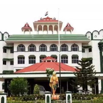 தமிழக மீனவர்கள் தாக்கப்படுவதைத் தடுக்க வேண்டி வழக்கு 