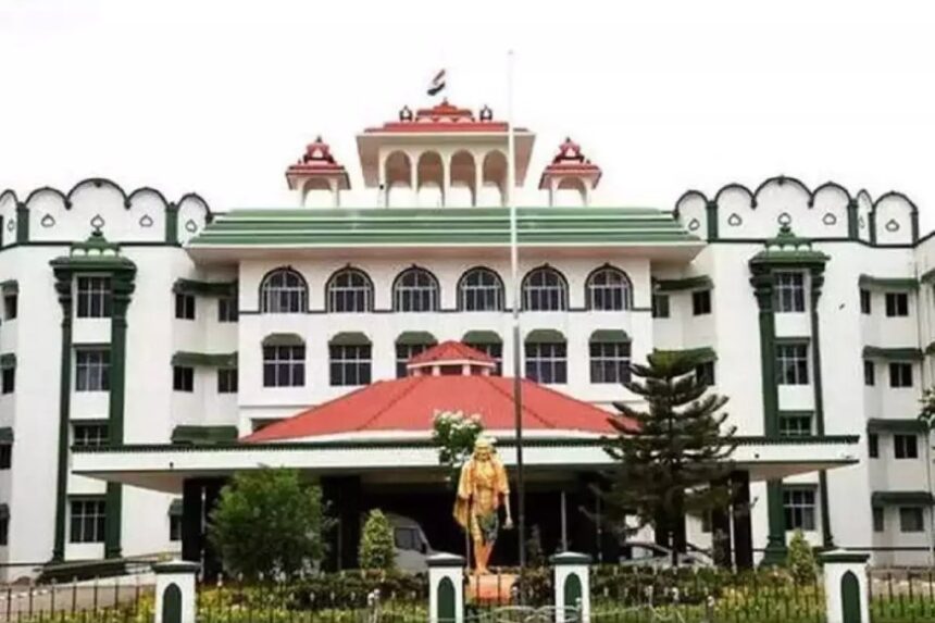 தமிழக மீனவர்கள் தாக்கப்படுவதைத் தடுக்க வேண்டி வழக்கு 