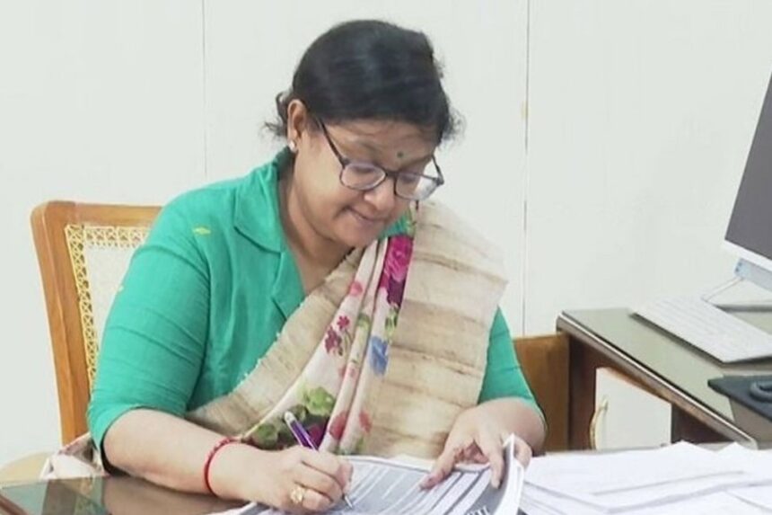 தமிழகத்தின் முதல் பெண் தலைமை தேர்தல் அதிகாரி- யார் இந்த அர்ச்சனா பட்நாயக்?