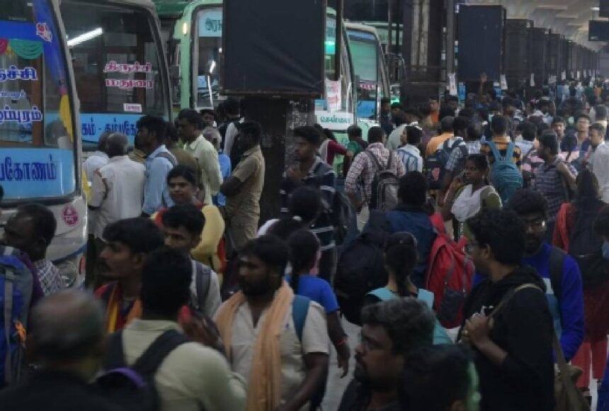 தீபாவளி – சொந்த ஊர்களுக்கு செல்ல படையெடுத்த மக்கள்