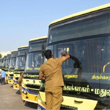 தீபாவளி டைம்…3 நாள்ல இத்தனை பேர் பஸ்ல சொந்த ஊருக்கு பயணிச்சிருக்காங்க.. – அரசு வெளியிட்ட புள்ளி விவரம்!