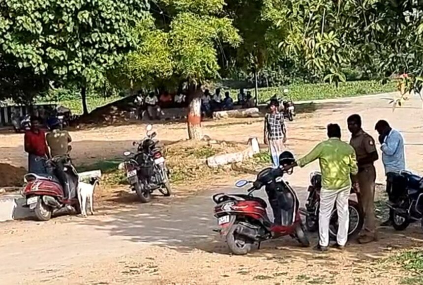 நெல்லையில் நள்ளிரவில் நடந்த பயங்கரம்: தொழிலாளி கொலை - 4 பேருக்கு அரிவாள் வெட்டு நெல்லையில் நள்ளிரவில் நடந்த பயங்கரம்: தொழிலாளி கொலை – 4 பேருக்கு அரிவாள் வெட்டு