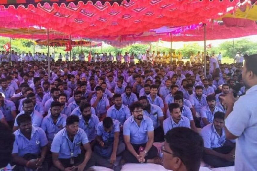 போராட்டத்தில் குதித்த ஊழியர்கள்..பேச்சுவார்த்தைக்கு இறங்கிய அமைச்சர்