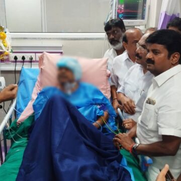 மருத்துவர்களுக்கு பாதுகாப்பு இல்லை – அதிமுக முன்னாள் அமைச்சர்கள் குற்றச்சாட்டு