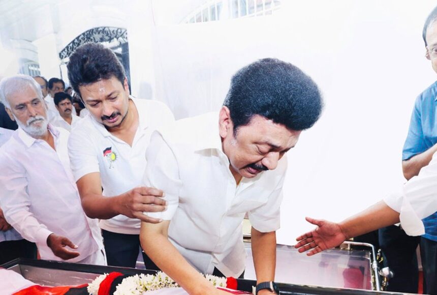 முரசொலி செல்வம் மறைவு: கண்ணீர் விட்டு அழுத முதல்வர்- நேரில் அஞ்சலி செலுத்திய பிரபலங்கள் 