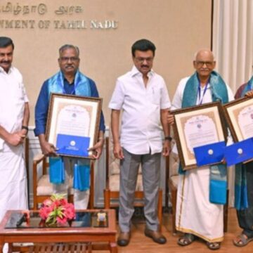 மூன்று தமிழறிஞர்களுக்கு இலக்கிய மாமணி விருது : முதல்வர் மு.க மூன்று தமிழறிஞர்களுக்கு இலக்கிய மாமணி விருது : முதல்வர் மு.க.ஸ்டாலின் வழங்கினார்