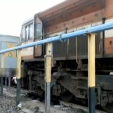 ரயில் தடம்புரண்டு விபத்து… சக்கரம் கழன்று தடம் புரண்டதாக தகவல்