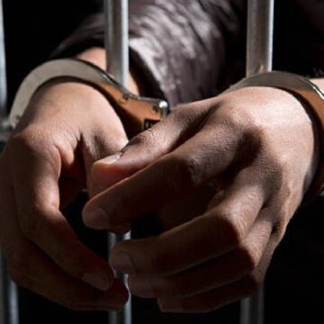 ஷூ காலால் மிதித்து இளைஞர் கொலை… உடற்கூறாய்வு முடிவில் பகீர்.. சி.ஐ.எஸ்.எப் வீரர்கள் 2 பேர் கைது