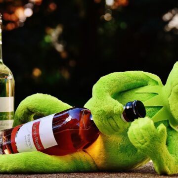 Gastroenterologist reveals reasons people get hiccups after having too much alcohol