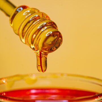 “Heating it to high temperatures can lead to..”: Doctor explains why you should never heat honey
