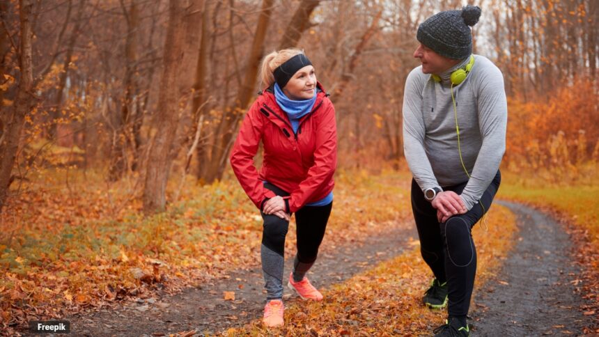 If you weigh around 65 kg, this is what your walking pace should be to burn approximately 300–400 calories in an hour