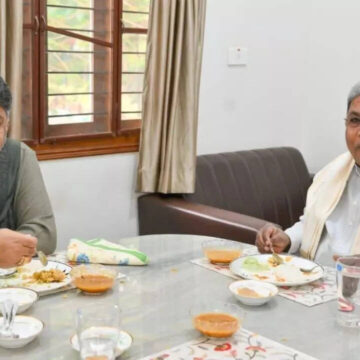 Karnataka power tussle: Breakthrough? Siddaramaiah, DKS meet over breakfast as CM battle heats up