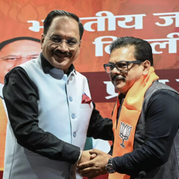 ‘Many want to leave’: Ex-AAP MLA joins BJP; gets emotional as he targets Kejriwal — watch ‘Many want to leave’: Ex-AAP MLA joins BJP; gets emotional as he targets Kejriwal — watch