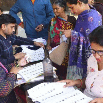 Morale boost: UP dists offer ‘best BLOs’ cash, movie tickets & safaris; SIR deadline nears