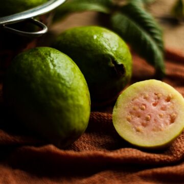 Pink vs white guava: Which is better for diabetics?