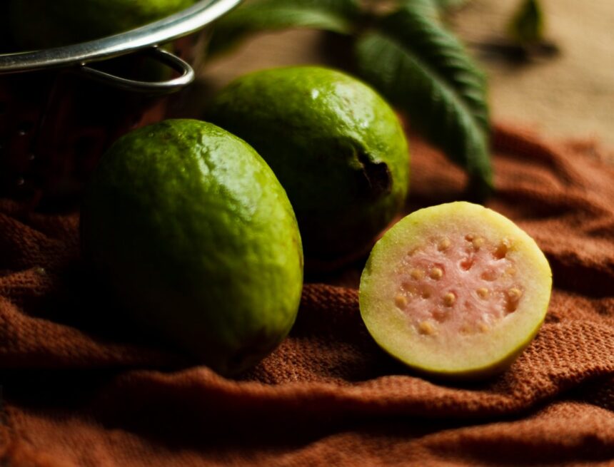 Pink vs white guava: Which is better for diabetics?