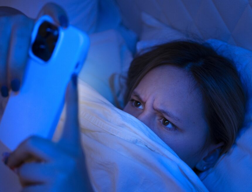 ‘Scrolling on your phone before bed can’: AIIMS trained gastroenterologist warns how bedtime habits disrupt the gut-brain axis; expert verifies ‘Scrolling on your phone before bed can’: AIIMS trained gastroenterologist warns how bedtime habits disrupt the gut-brain axis; expert verifies