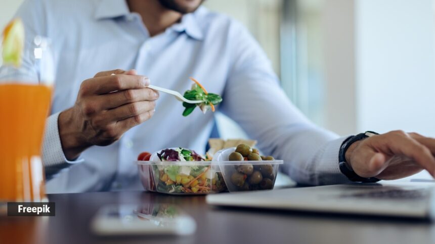 This is what doctors carry in their (gut friendly) tiffin This is what doctors carry in their (gut friendly) tiffin