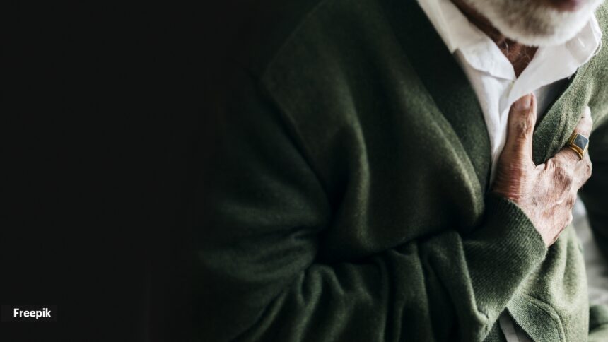 What you must do when alone and having a heart attack