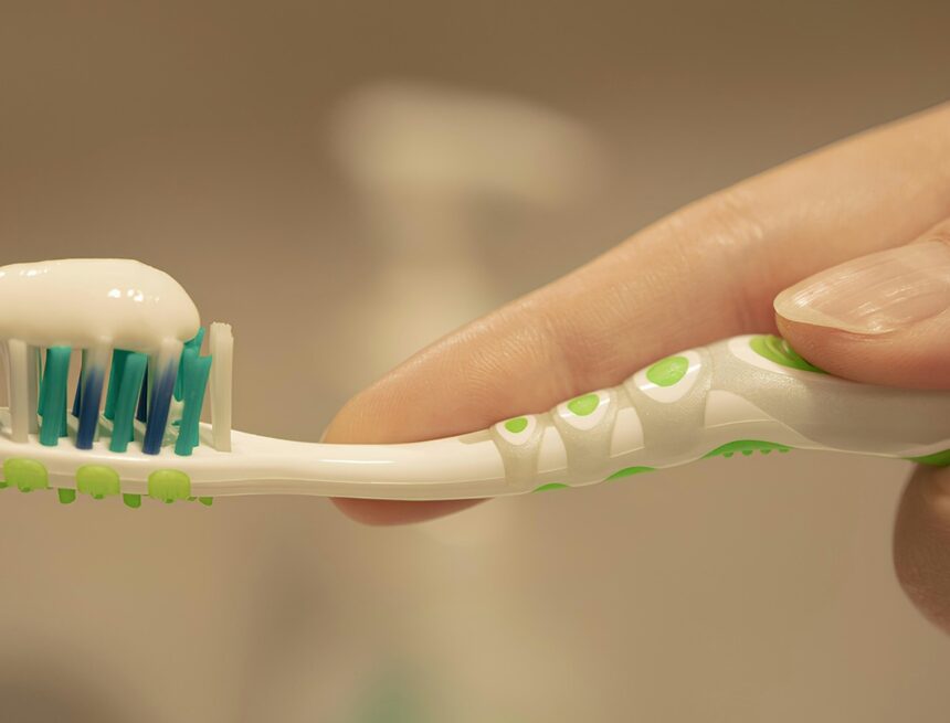 ‘So the proper way of storing it is…’: Dentist explains why your toothbrush cover is a ‘hell no’, shares safer ways to store it and prevent bacterial overgrowth