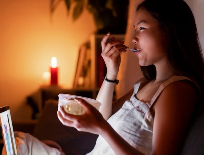 Dietitian recommends you go to bed slightly hungry; here’s why Dietitian recommends you go to bed slightly hungry; here’s why