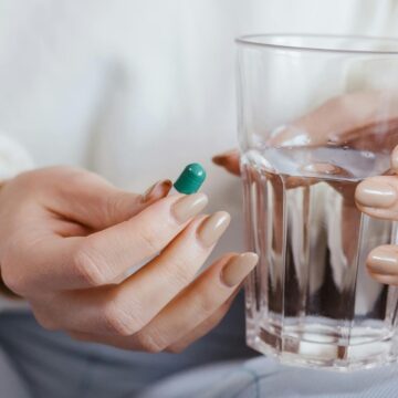 Should you take Vitamin B12 supplements on an empty stomach?