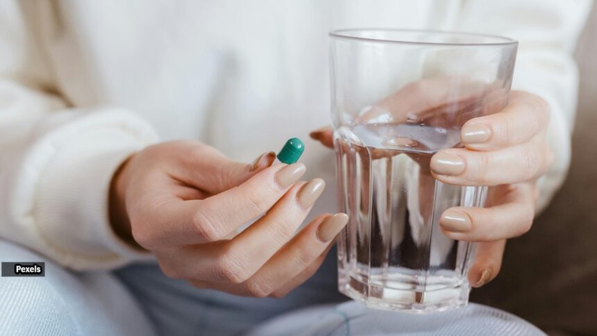 Should you take Vitamin B12 supplements on an empty stomach? Should you take Vitamin B12 supplements on an empty stomach?