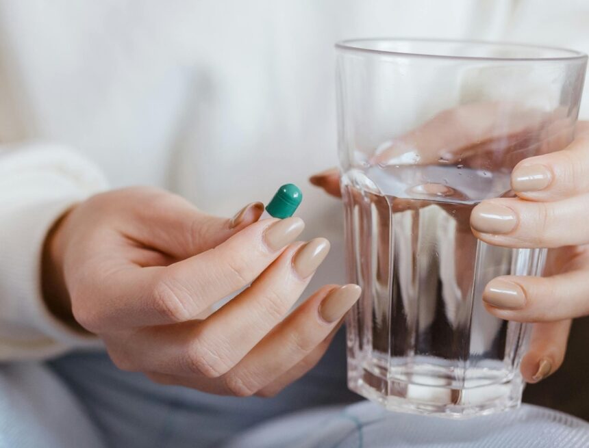 Should you take Vitamin B12 supplements on an empty stomach?