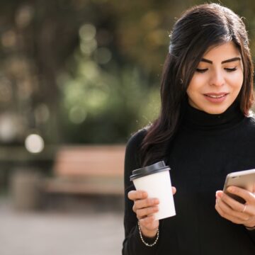 ‘Checking your phone 50 to 80 times a day’: Psychologist points out if your attention span is in danger