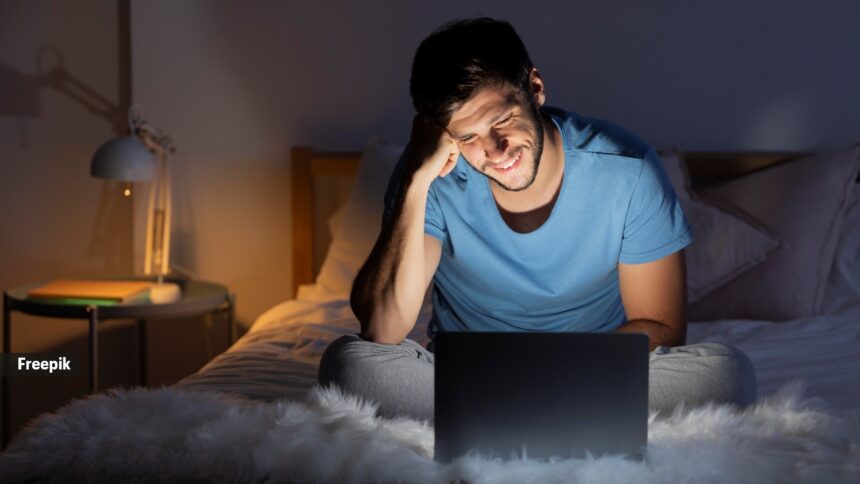 ‘I stay up all night and sleep in the day; been doing it for a while now. My life is built around it ‘I stay up all night and sleep in the day; been doing it for a while now. My life is built around it. Will this affect my health in the future?’