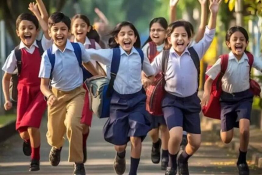 ஏப்ரல் 18- முதல் விடுமுறை, ஜூன் 4-ல் பள்ளிகள் திறப்பு : பள்ளிக்கல்வித்துறை திட்டம் ஏப்ரல் 18- முதல் விடுமுறை, ஜூன் 4-ல் பள்ளிகள் திறப்பு : பள்ளிக்கல்வித்துறை திட்டம்