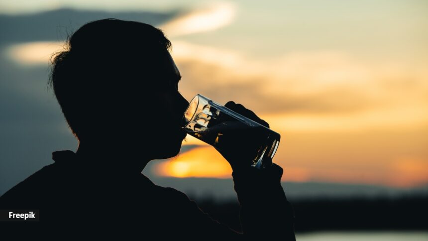 ‘How can someone differentiate between normal dehydration and the excessive thirst associated with diabetes?’