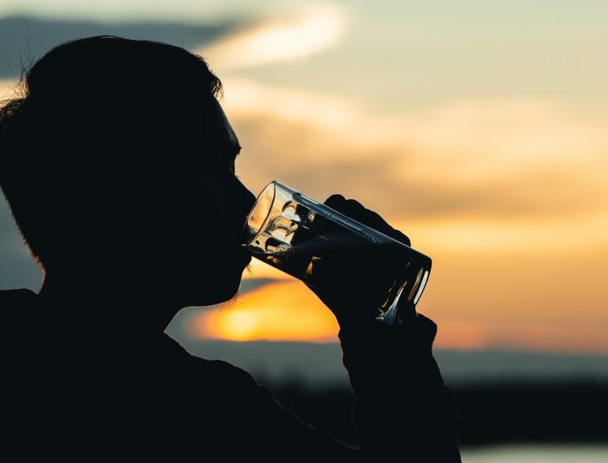 ‘How can someone differentiate between normal dehydration and the excessive thirst associated with diabetes?’